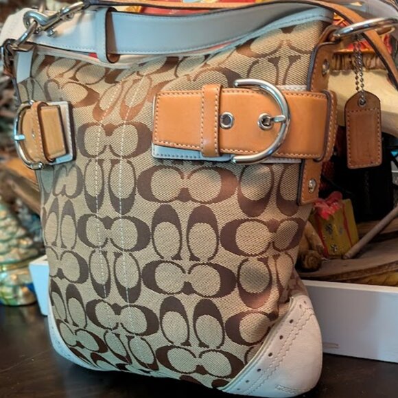 O1 VNTG COACH Signature Buckle Hobo Bag (Like New) - Picture 3 of 12